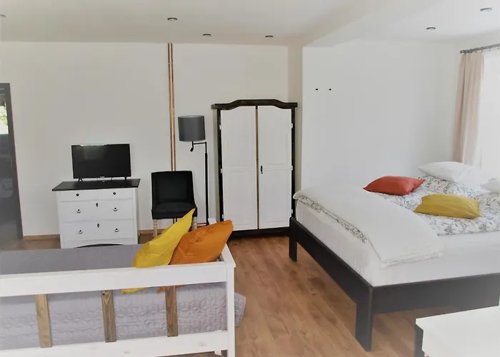 Luft Hotel *