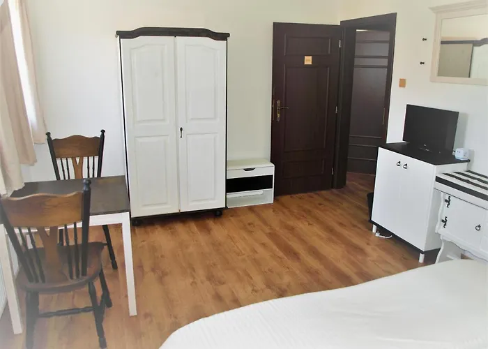 Luft Hotel *